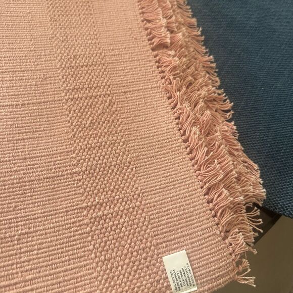 Pier 1 Peach Textured Rectangular Placemats (5) - Picture 3 of 4